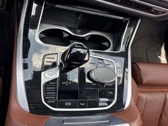 Used 2022 BMW X7 xDrive40i w/ M Sport Package AWD/4WD image 25