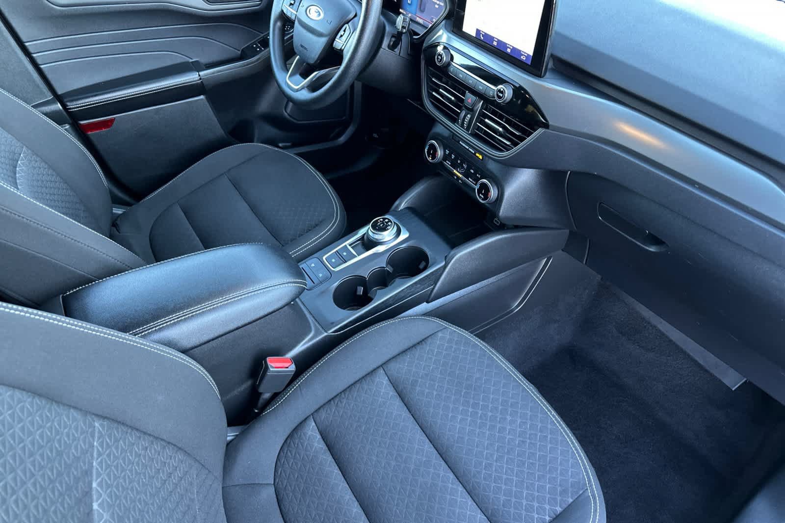 Certified 2025 Ford Escape Active AWD/4WD image 16