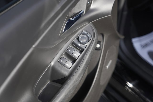 Used 2017 Chevrolet Volt Premier w/ Driver Confidence II Package image 28