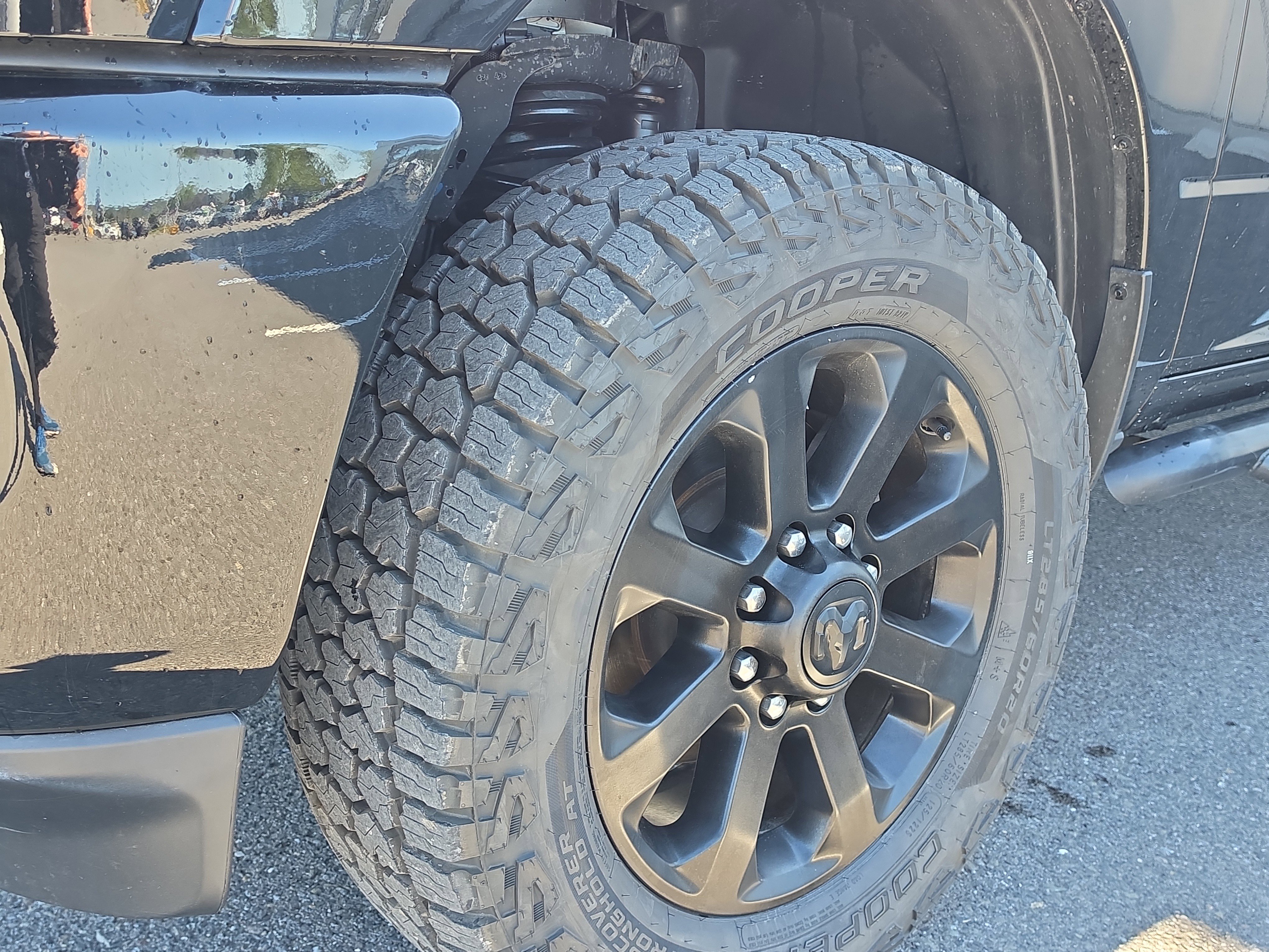 Used 2024 RAM 2500 Laramie w/ Night Edition AWD/4WD image 11