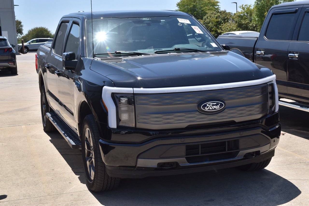 Certified 2025 Ford F150 Lightning Lariat AWD/4WD image 4