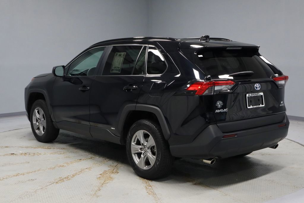Used 2024 Toyota RAV4 LE AWD/4WD image 9