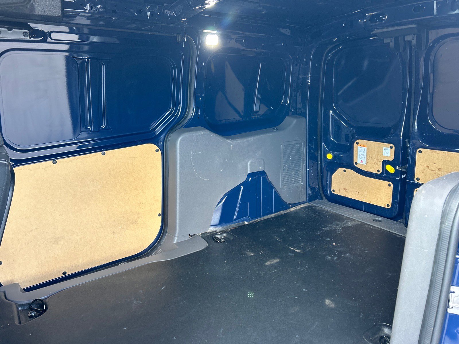 Certified 2023 Ford Transit Connect XL image 8
