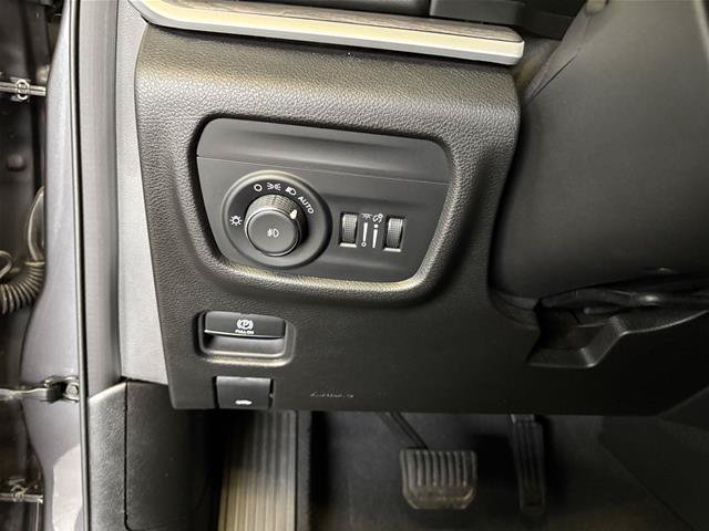 Used 2024 Jeep Grand Cherokee L Limited AWD/4WD image 14