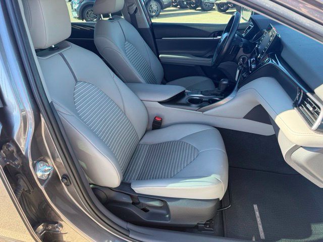 Used 2022 Toyota Camry SE w/ Carpet Mat Package (TMS) FWD image 33