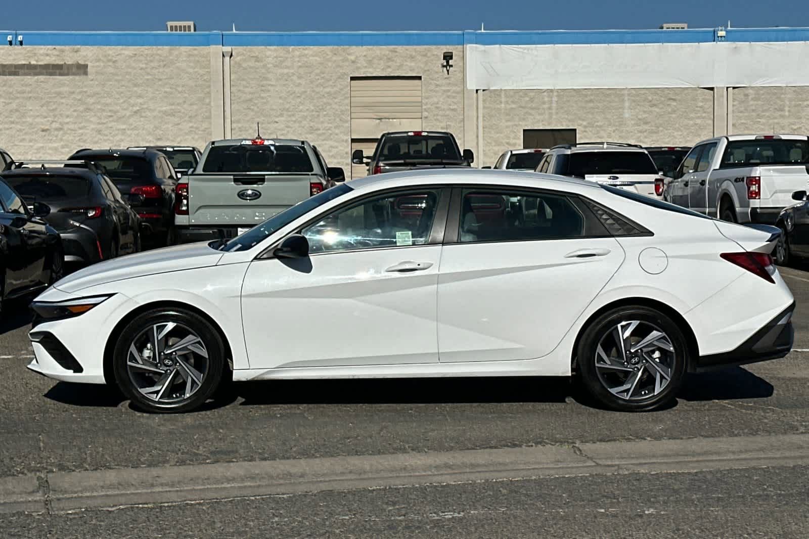 Used 2025 Hyundai Elantra Sport FWD image 5