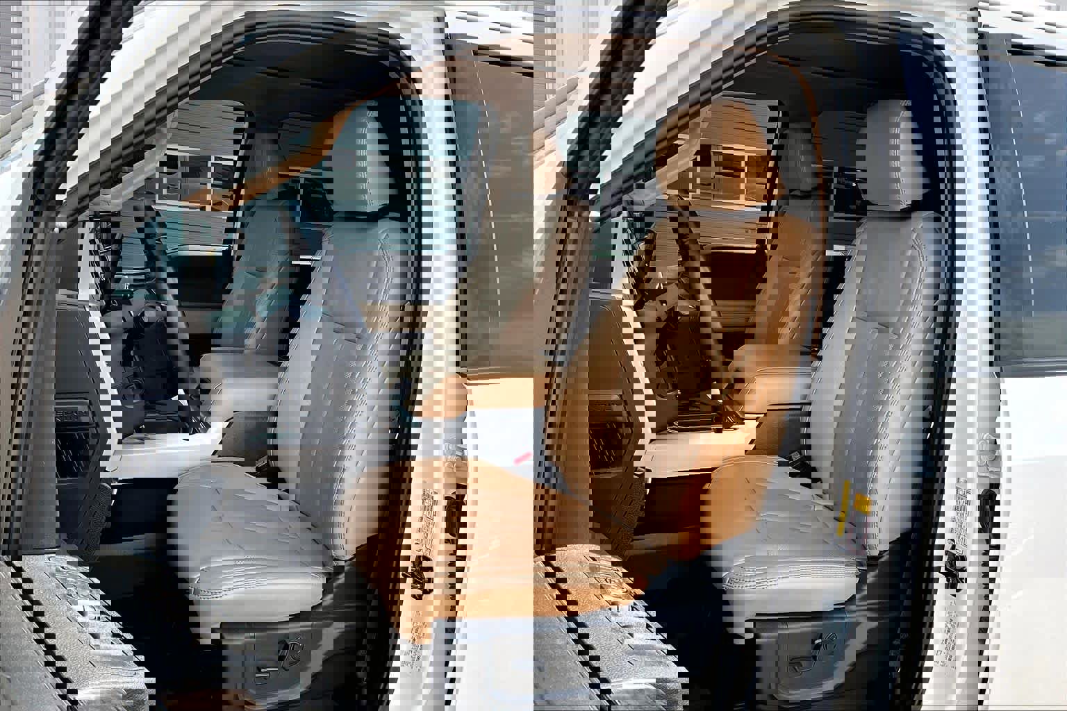 Certified 2022 Ford F250 Lariat w/ Tremor Off-Road Package image 12