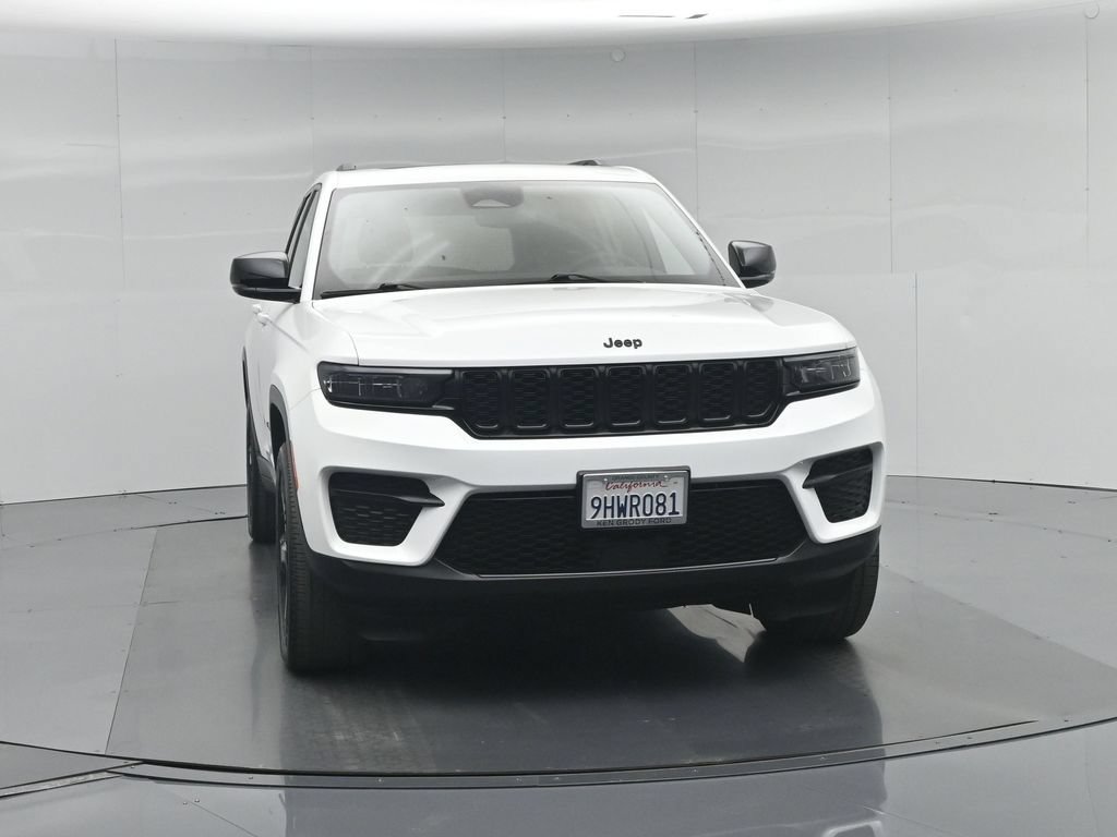 Used 2023 Jeep Grand Cherokee Altitude AWD/4WD image 58