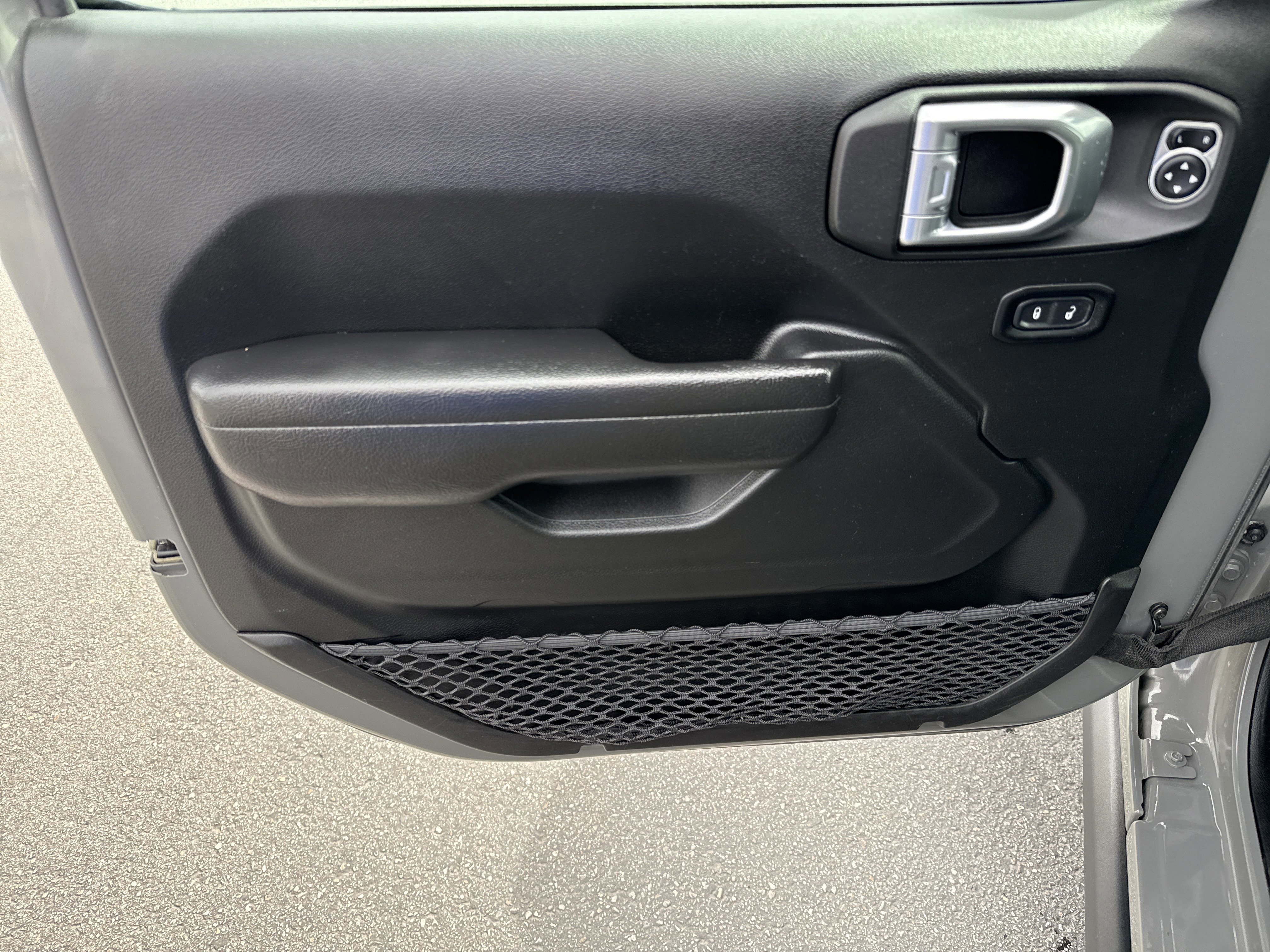 Used 2023 Jeep Gladiator Sport image 15