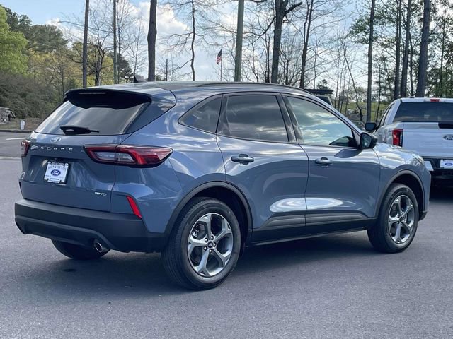 Certified 2025 Ford Escape ST-Line w/ Cold Weather Package image 5