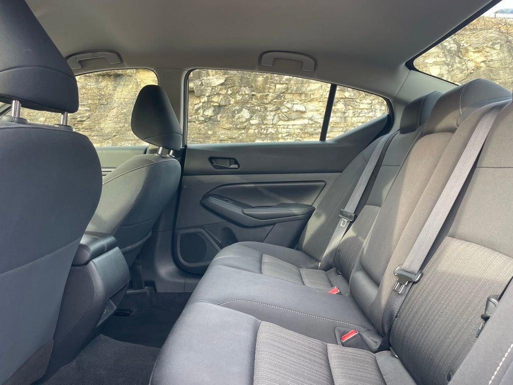 Used 2024 Nissan Altima 2.5 SV image 11