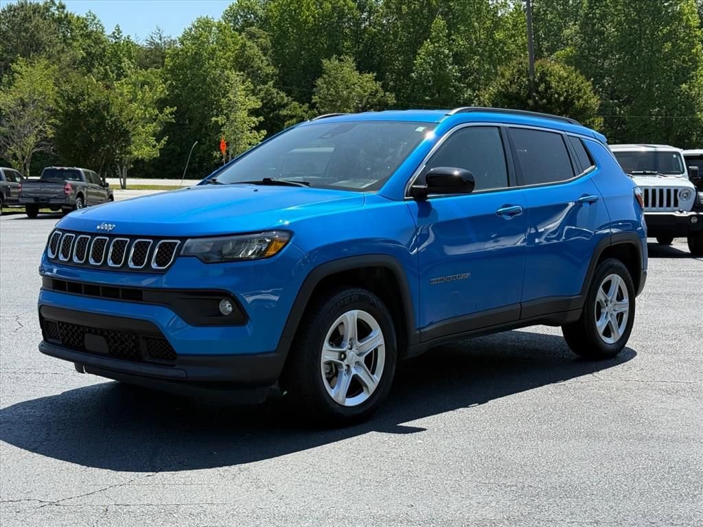 Used 2023 Jeep Compass Latitude AWD/4WD image 8