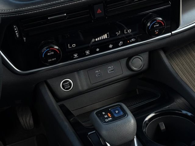 Used 2022 Nissan Rogue SV AWD/4WD image 28