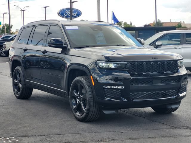 Used 2025 Jeep Grand Cherokee L Limited w/ Black Appearance Package RWD image 3