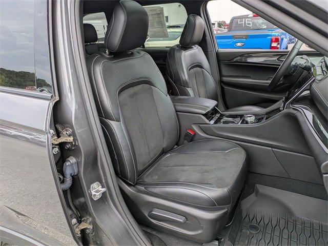 Used 2022 Jeep Grand Cherokee Altitude image 24