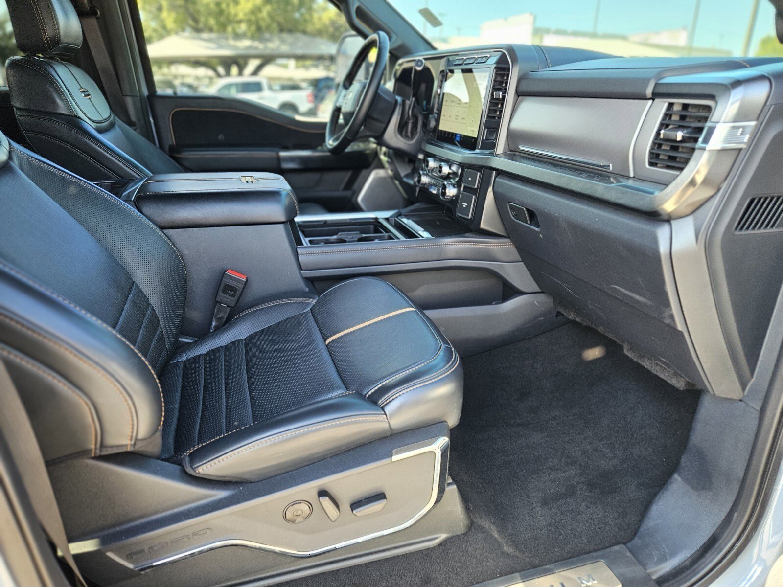 Certified 2024 Ford F250 Platinum w/ FX4 Off-Road Package image 13