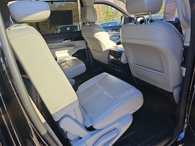 Used 2023 Jeep Wagoneer Series III w/ Premium Group I image 11