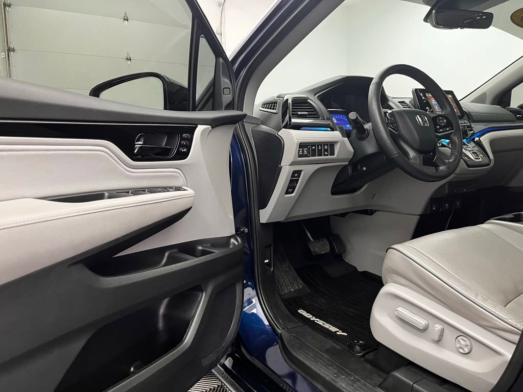 Used 2023 Honda Odyssey Elite image 17