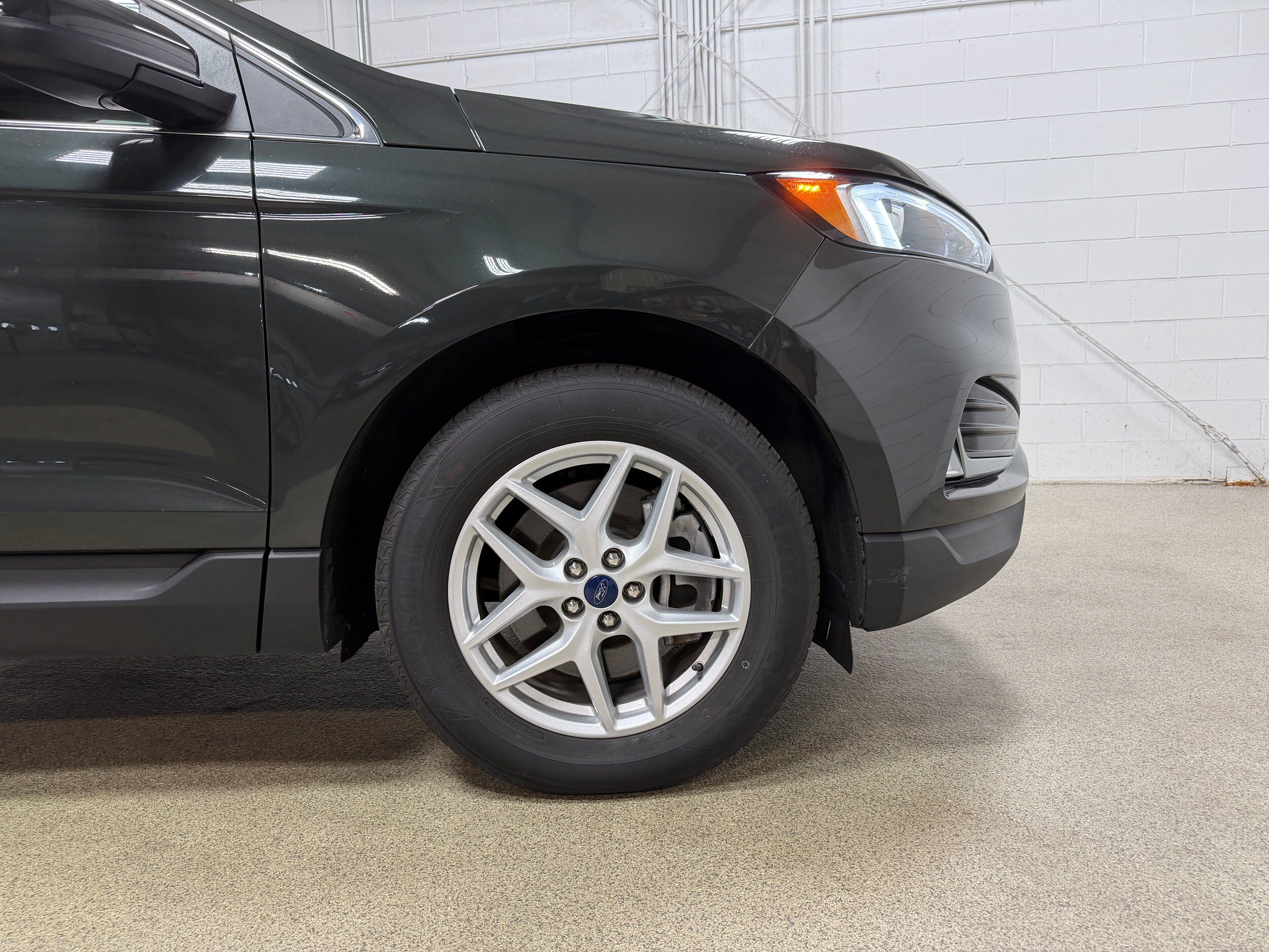 Certified 2023 Ford Edge SEL w/ Convenience Package AWD/4WD image 34