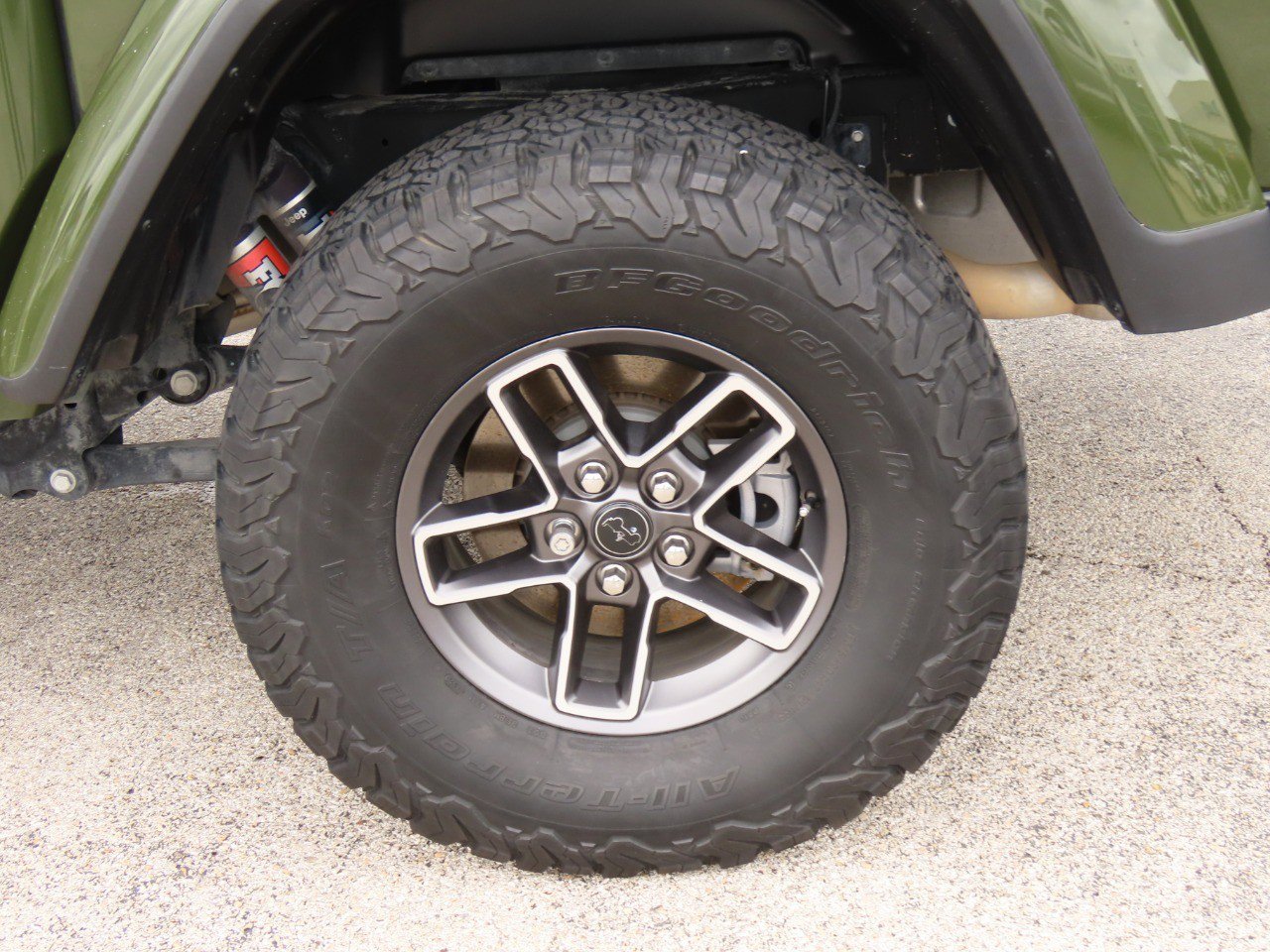 Used 2024 Jeep Gladiator Mojave AWD/4WD image 17