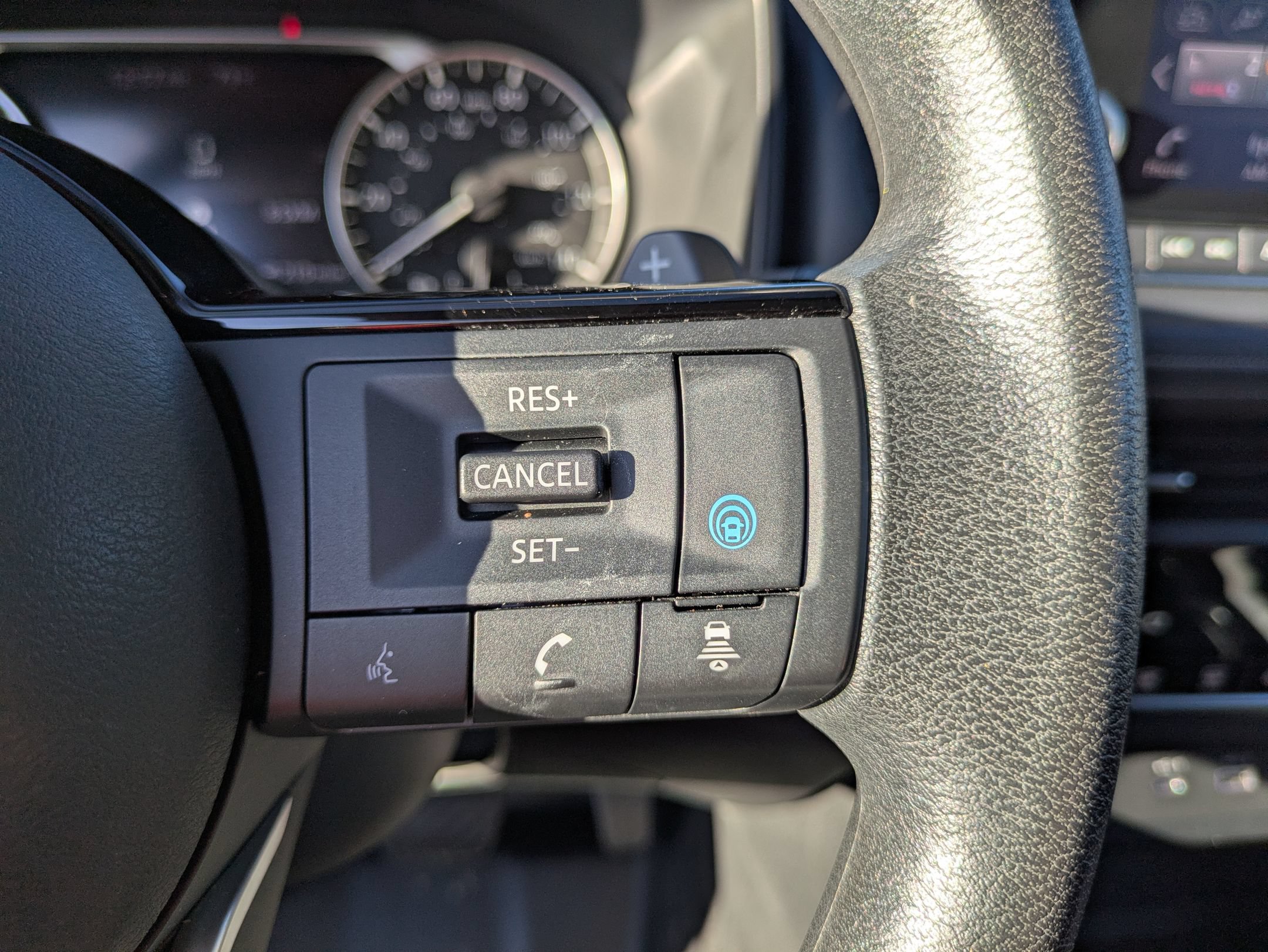 Used 2023 Nissan Rogue SV FWD image 19