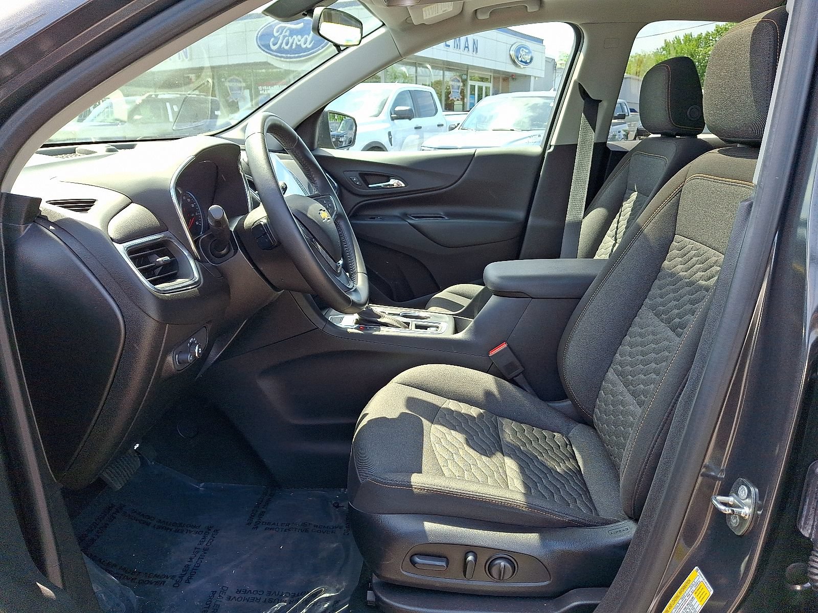 Used 2019 Chevrolet Equinox LT w/ Sun & Navigation Package AWD/4WD image 13