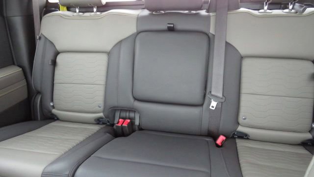 Used 2022 Chevrolet Silverado 1500 ZR2 w/ Technology Package image 12