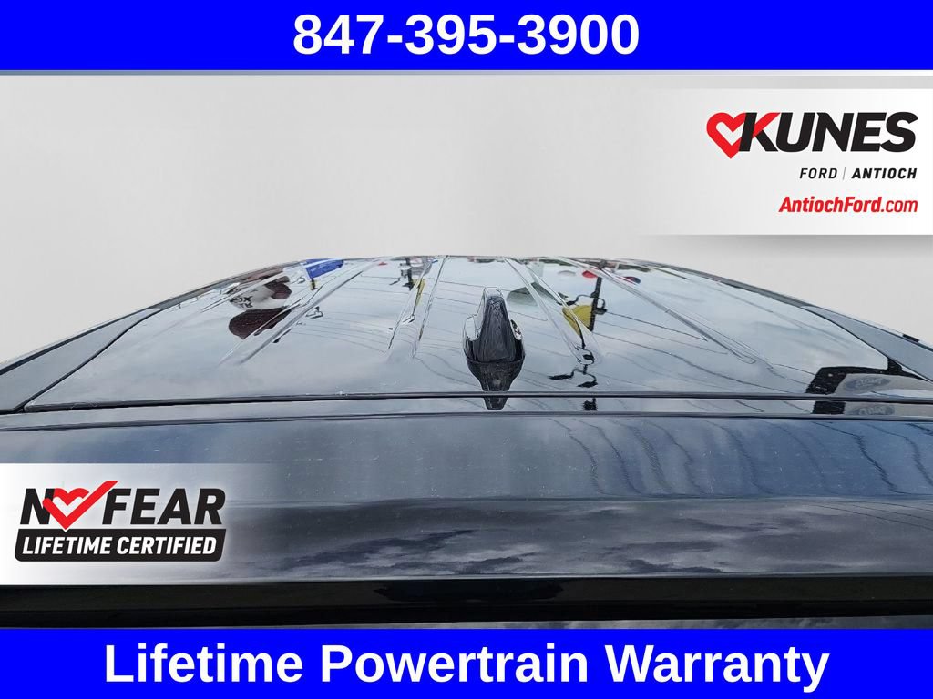 Used 2025 Chrysler Pacifica Select FWD image 11