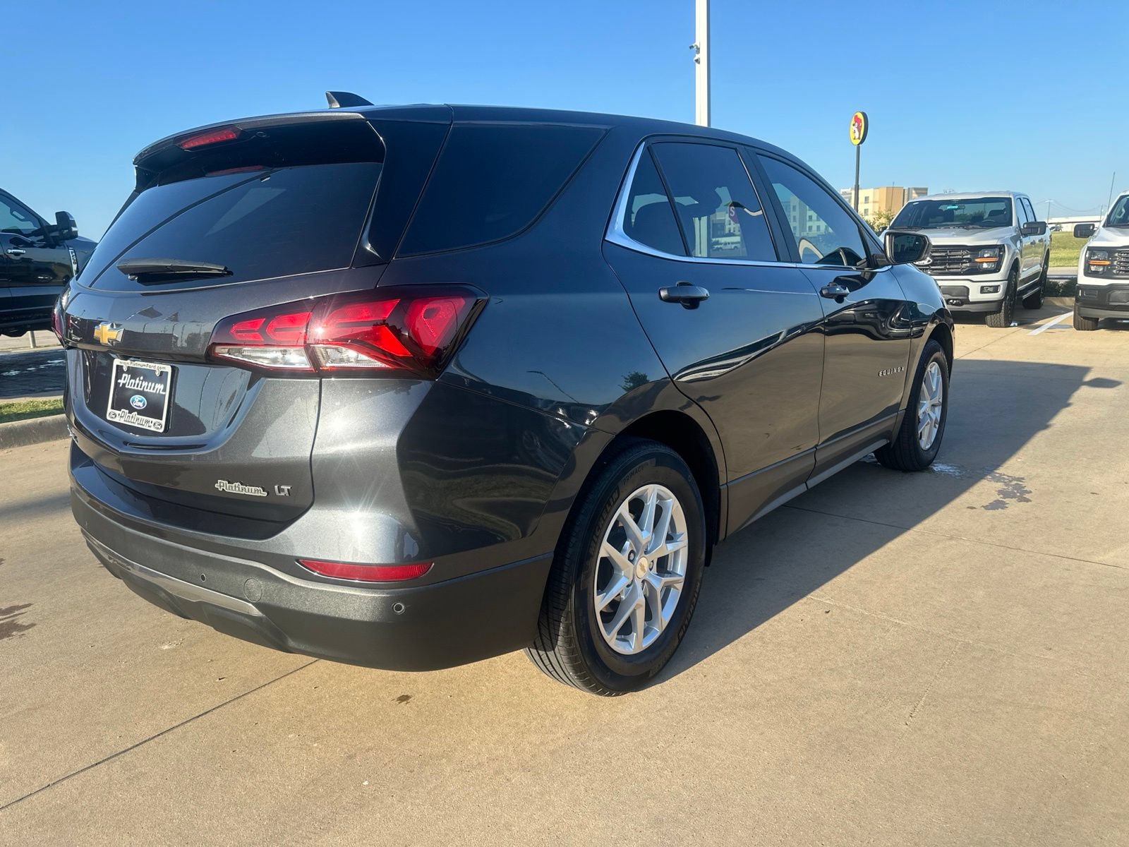 Used 2022 Chevrolet Equinox LT FWD image 6