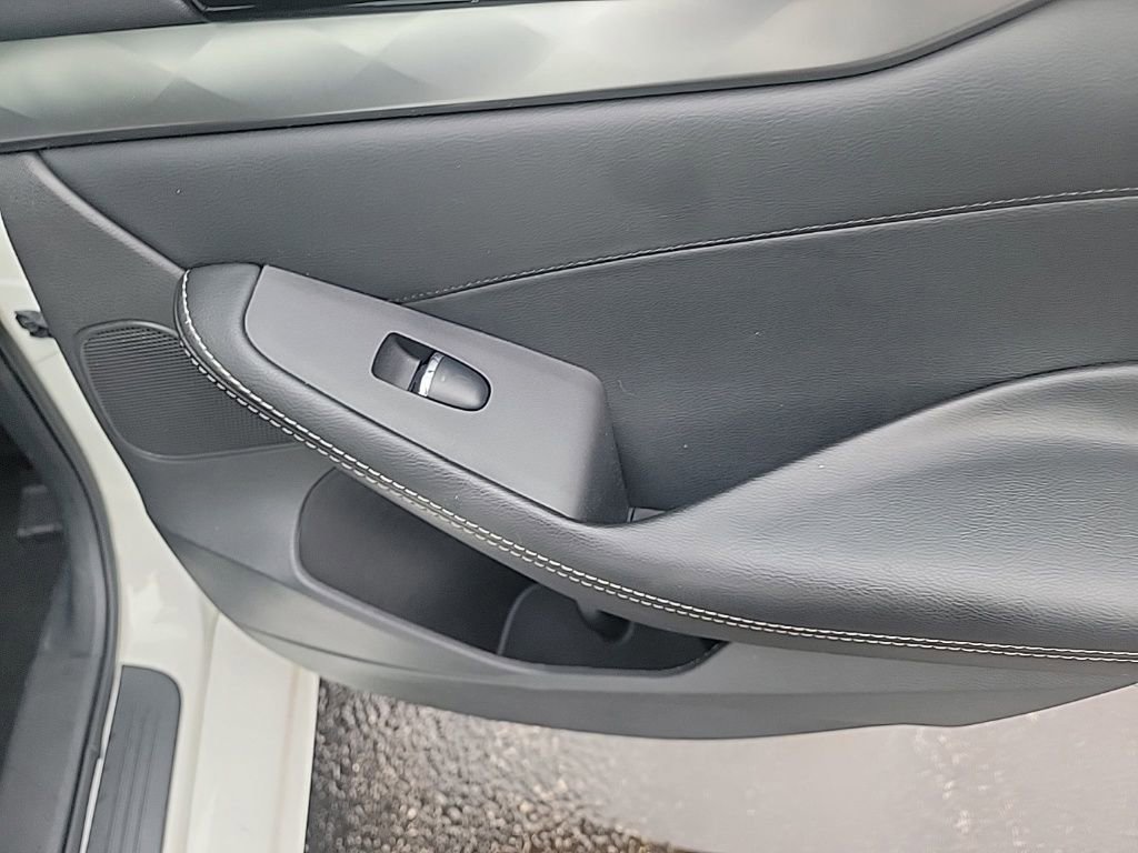 Used 2023 Nissan Maxima SV w/ Floor Mat Group image 29