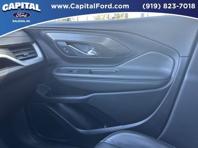 Used 2023 GMC Terrain SLT w/ Tech Package image 28