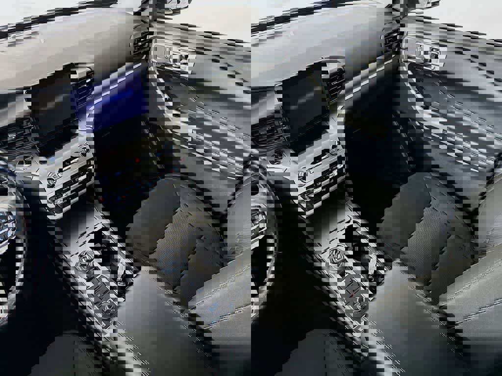 Certified 2022 Ford Explorer XLT image 11