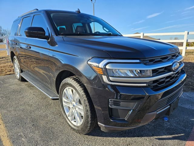Certified 2023 Ford Expedition XLT image 2