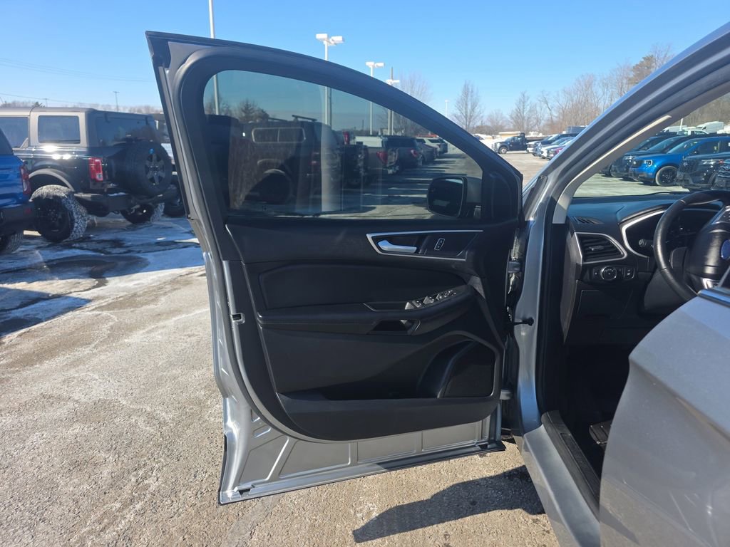 Certified 2021 Ford Edge SEL w/ Convenience Package image 30