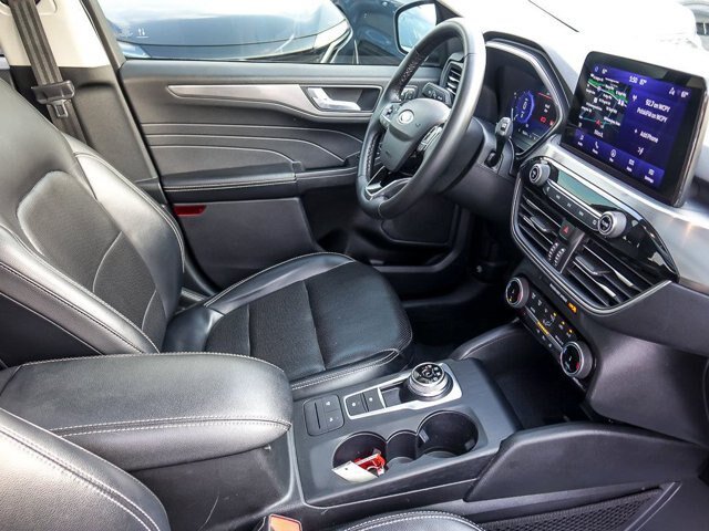 Certified 2022 Ford Escape Titanium AWD/4WD image 34