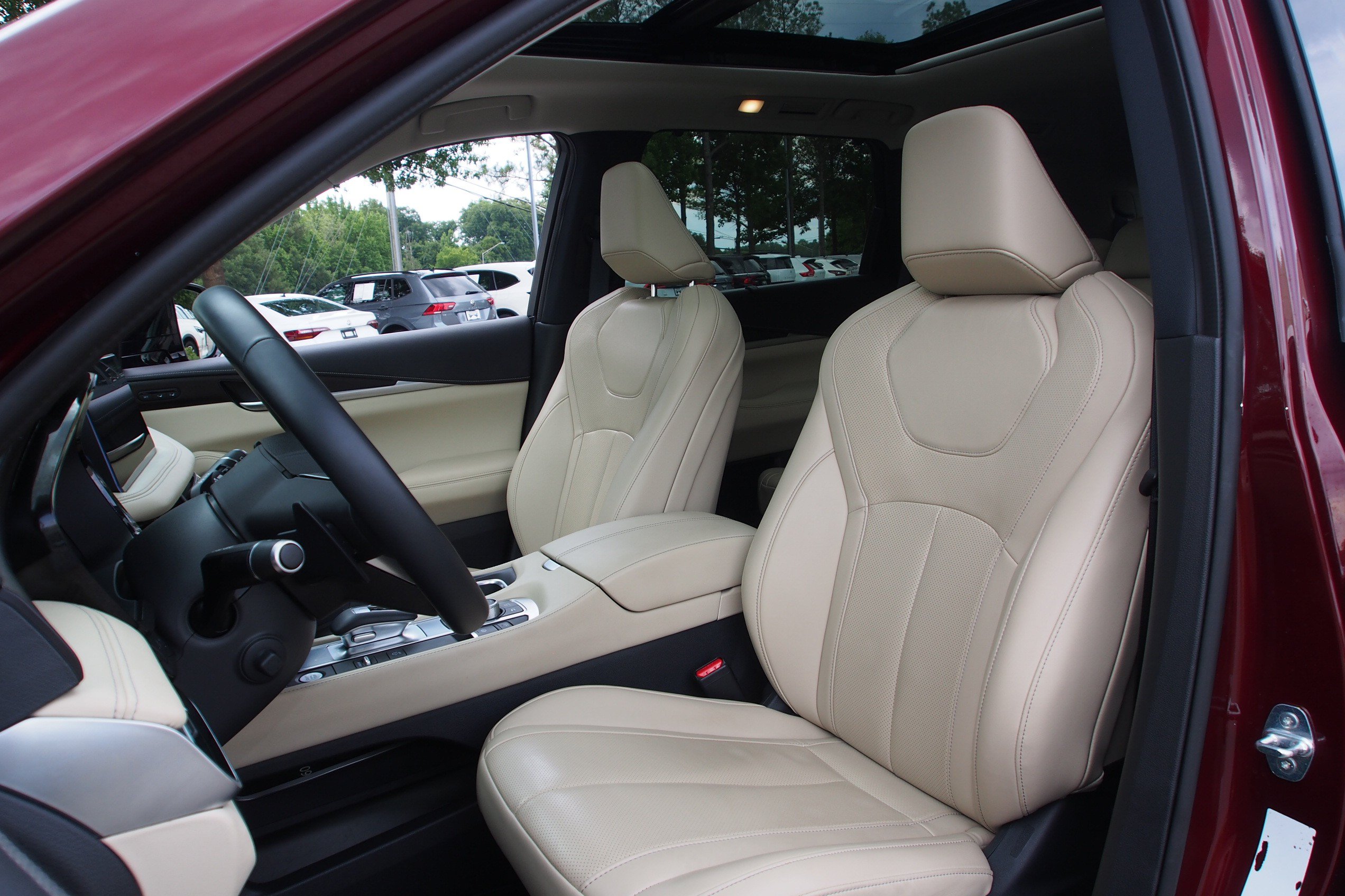 Used 2023 INFINITI QX60 Sensory w/ Cargo Package AWD/4WD image 23