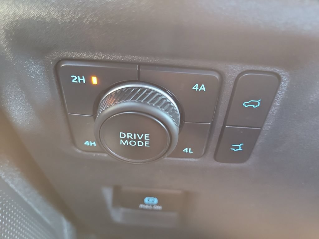 Certified 2025 Ford Expedition Active AWD/4WD image 31