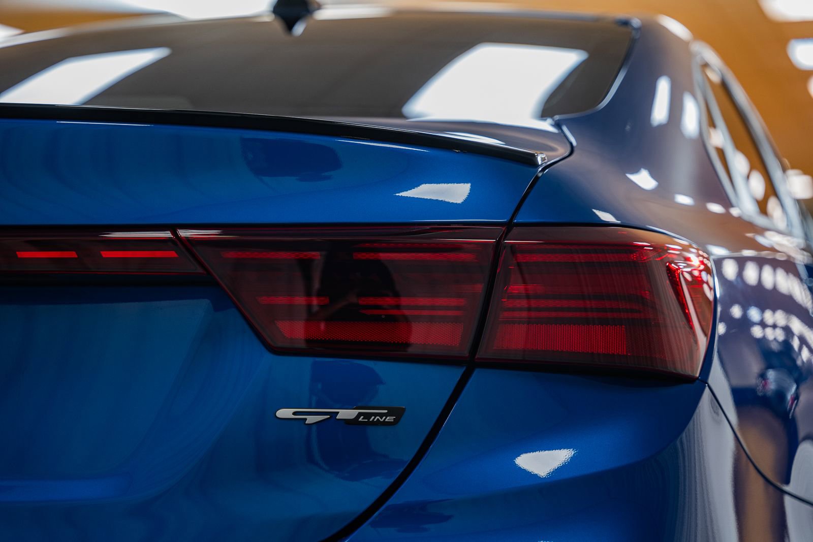 Used 2023 Kia Forte GT-Line w/ GT-Line Premium Package image 7