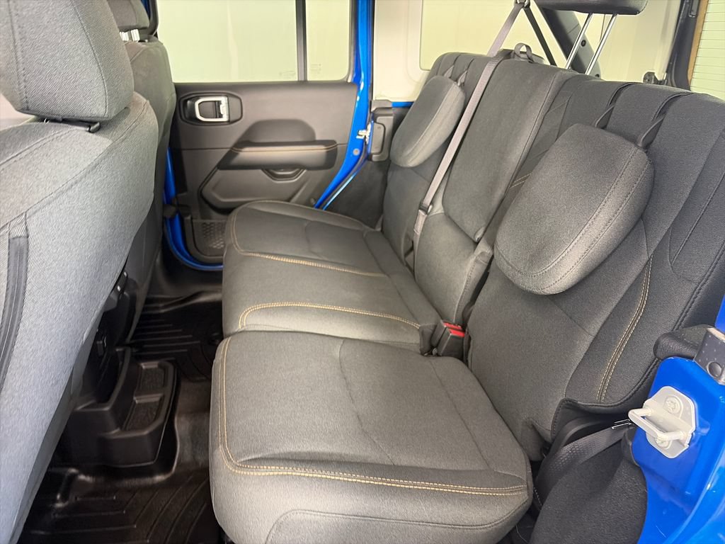 Used 2024 Jeep Wrangler Unlimited Sahara AWD/4WD image 13