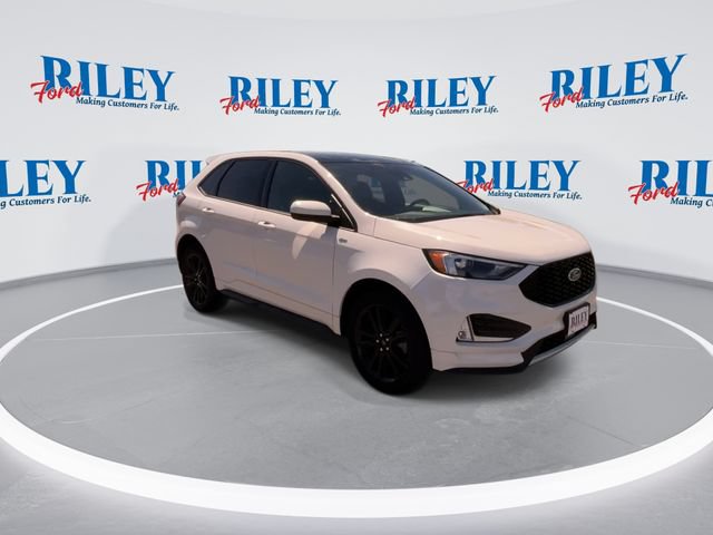 Certified 2024 Ford Edge ST-Line w/ Class II Trailer Tow Package AWD/4WD image 2