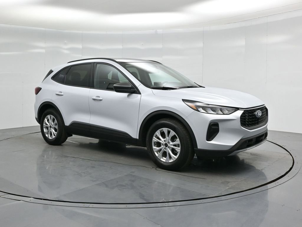Certified 2025 Ford Escape Active image 3