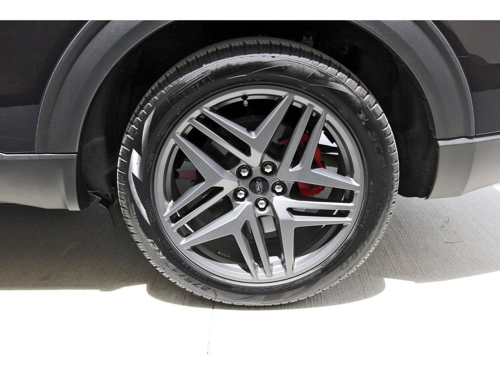 Certified 2025 Ford Explorer ST-Line w/ Premium Package RWD image 30