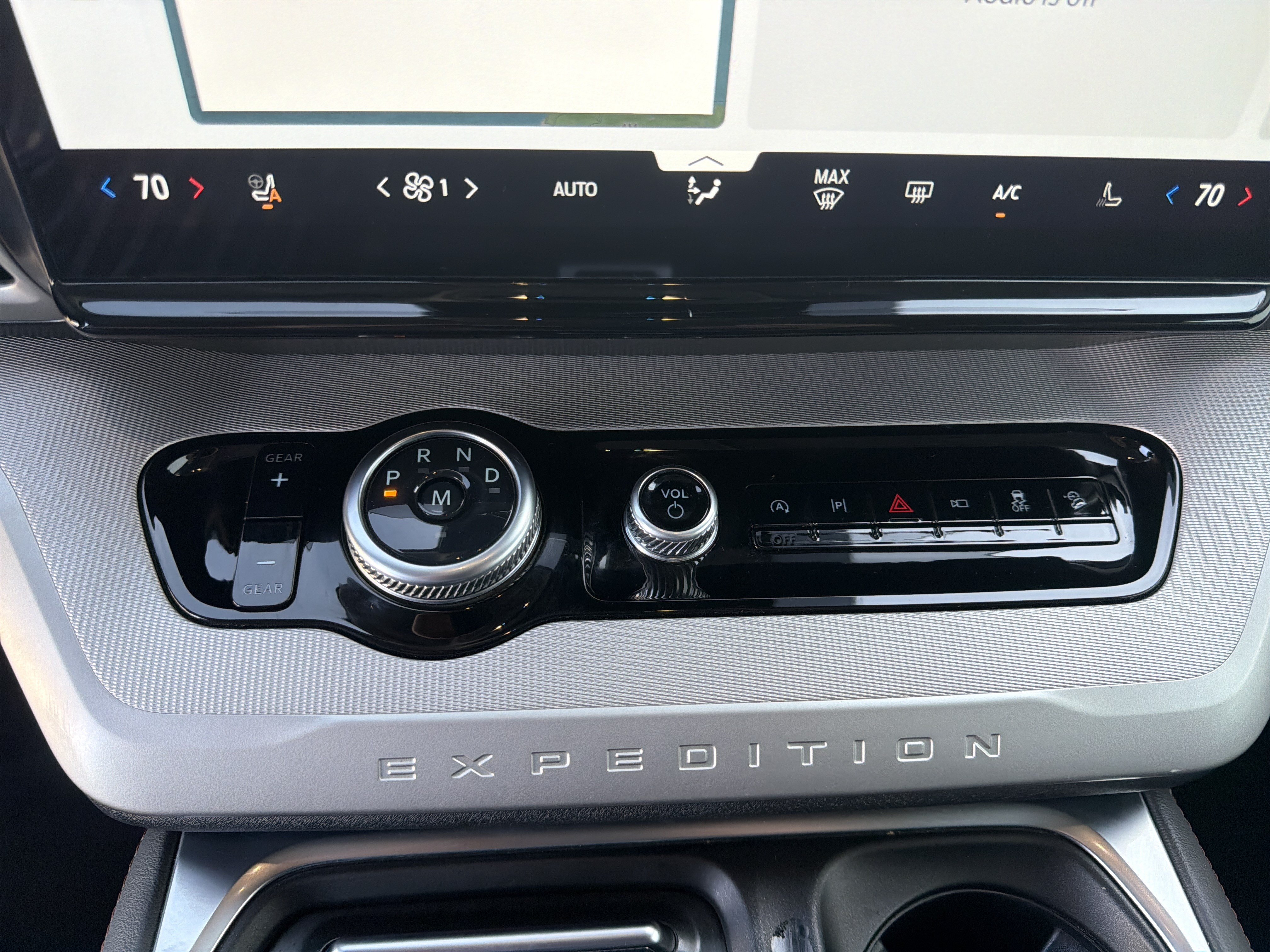 Certified 2025 Ford Expedition Active AWD/4WD image 36