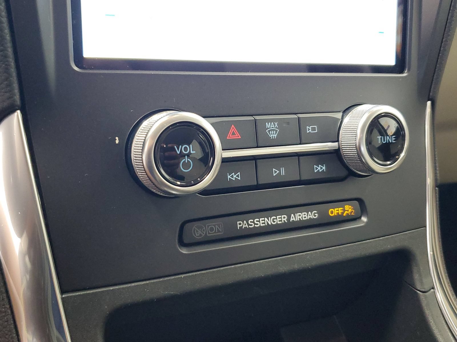 Certified 2024 Ford Edge Titanium AWD/4WD image 23