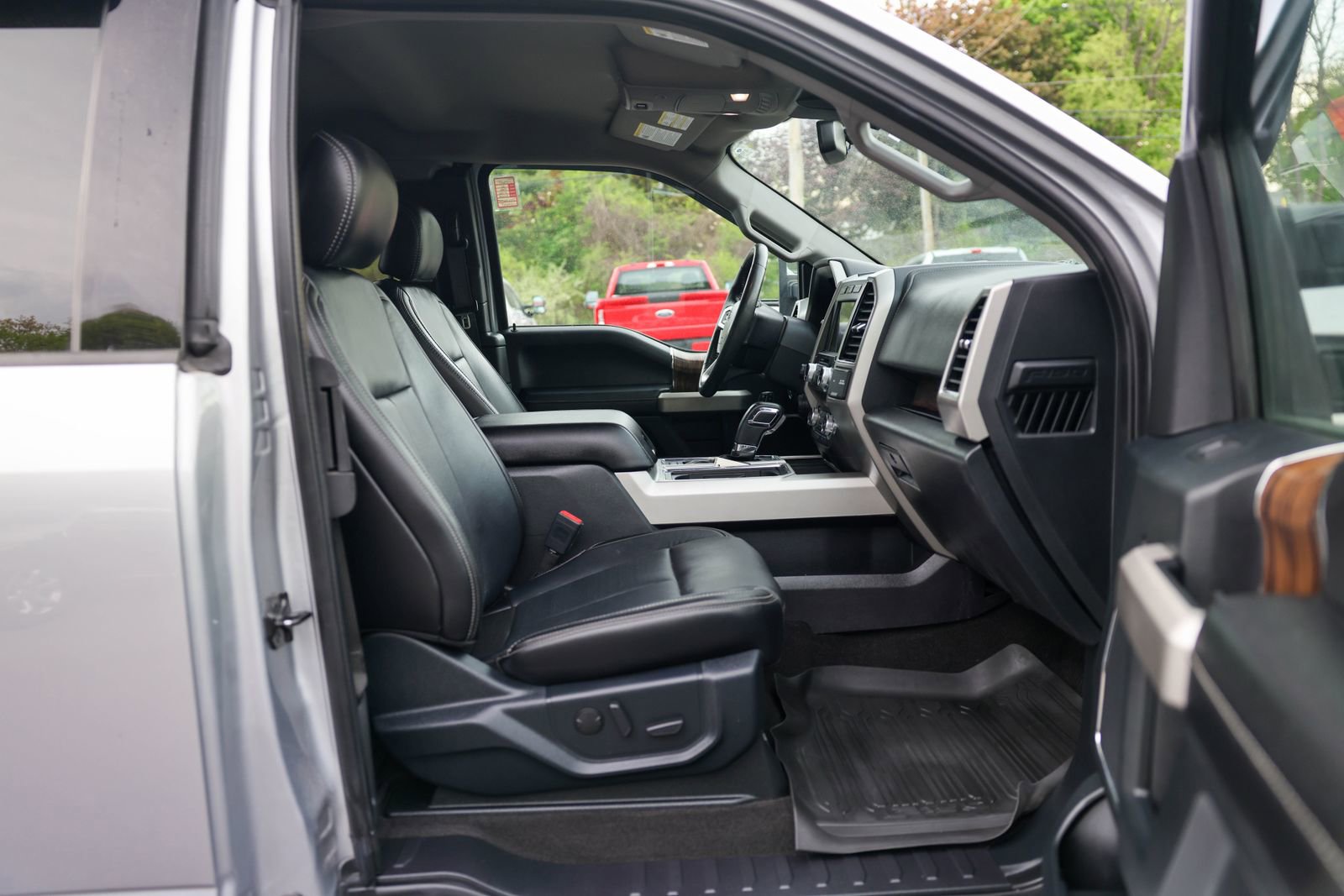 Certified 2020 Ford F150 Lariat w/ Equipment Group 502A Luxury AWD/4WD image 9