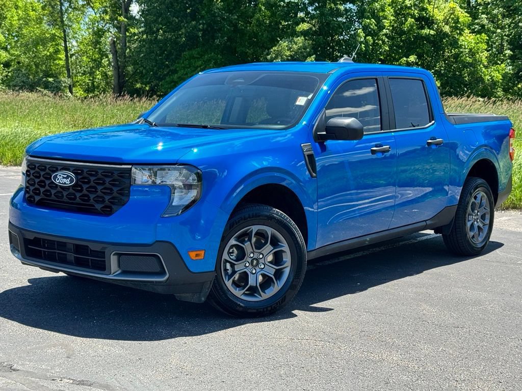 Certified 2025 Ford Maverick XLT FWD image 2