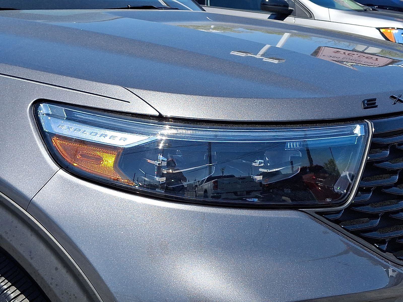Certified 2022 Ford Explorer ST-Line w/ Class IV Trailer Tow Package AWD/4WD image 9