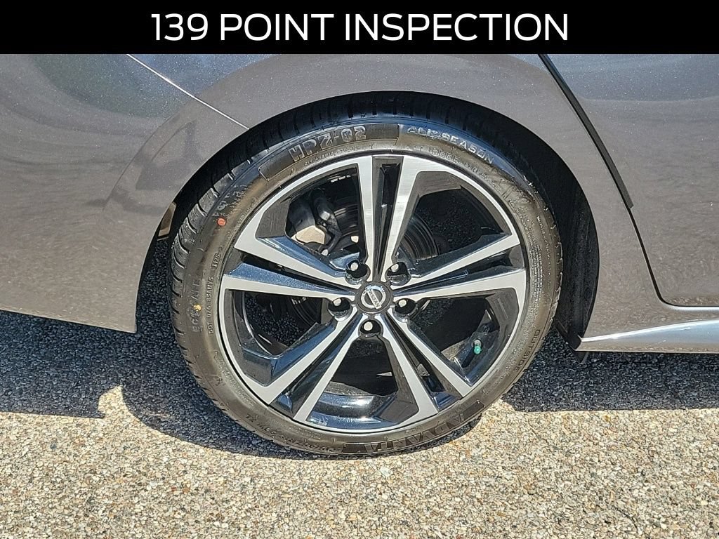 Used 2021 Nissan Sentra SR w/ SR Premium Package FWD image 5