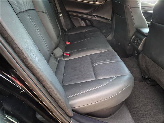 Used 2025 Toyota Camry XSE FWD image 19