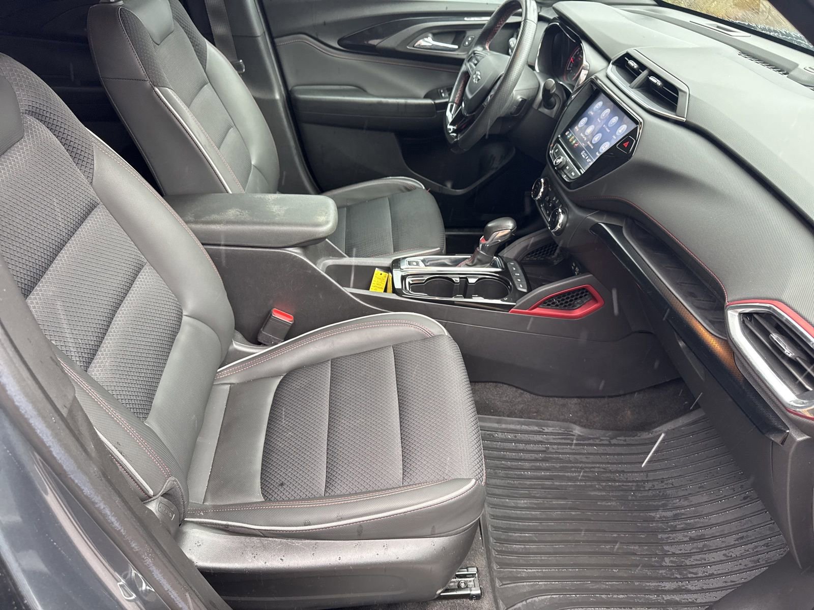 Used 2022 Chevrolet TrailBlazer RS w/ Technology Package image 35